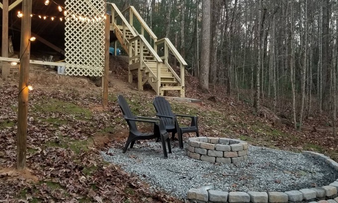 Sautee Nacoochee Cabin | Lazy Daisy Loft - Relaxing and romantic getaway