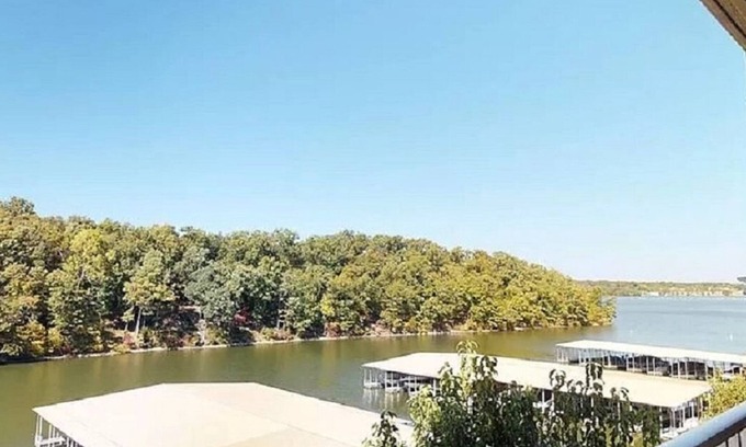 Osage Beach Condo | Lazy Days Condo- 5 BR/4 Bath w/2 Lakefront Decks - Perfect for Large Families