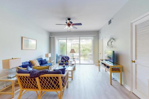 Vanderbilt Beach Apartment | Lazy Pelican