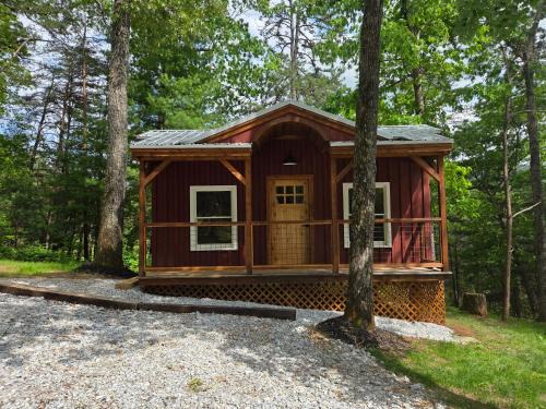 Robbinsville House | Lazy T Cabins - Glacier