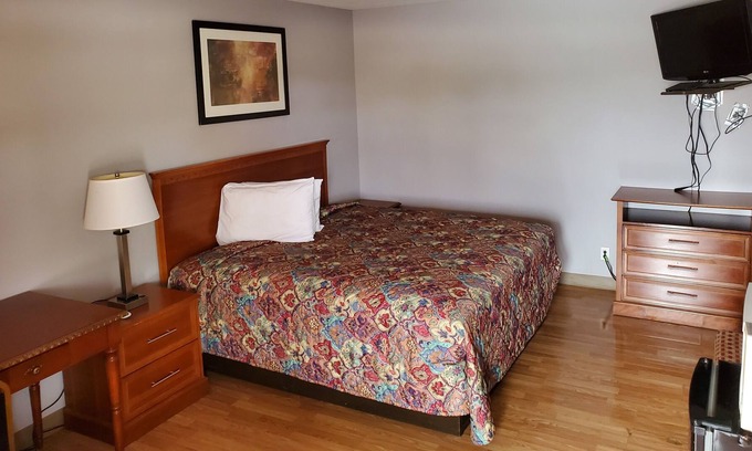 Junction Hotel | Lazy T Motel
