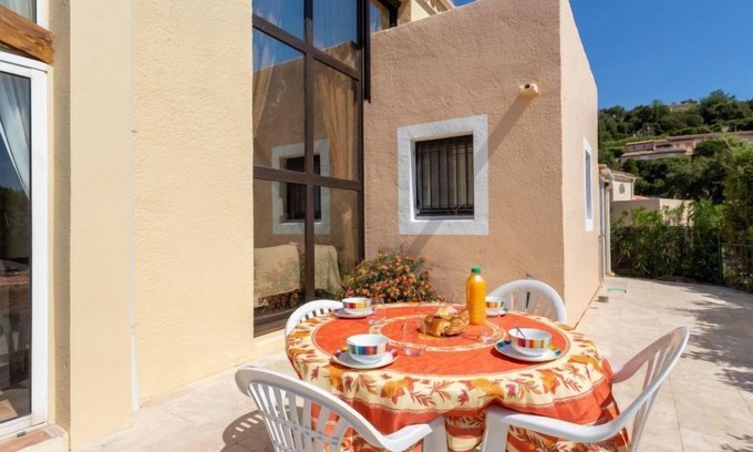 La Londe-les-Maures House | Le Belvédère by Interhome