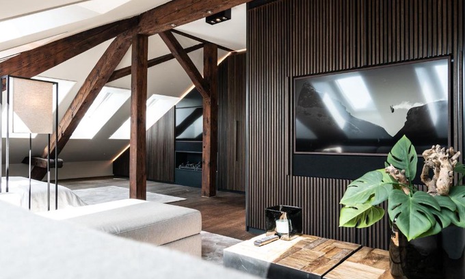 Niederdorf Apartment | Le Bijou LQ80 Jacuzzi Penthouse