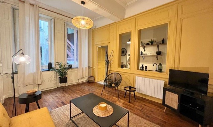 Centre Apartment | Le boudoir de Clem