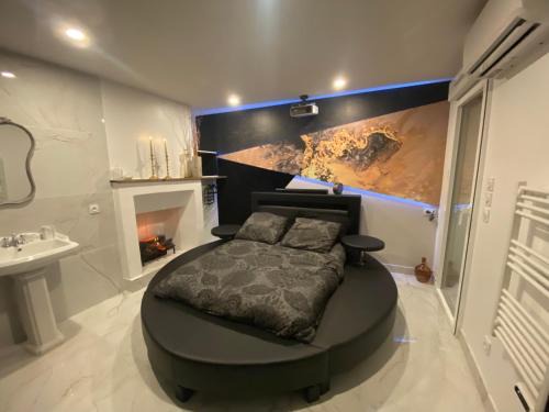 Saumur Apartment | Le Cadre Noir Lux Spa, Sauna, Jacuzzi, Hammam