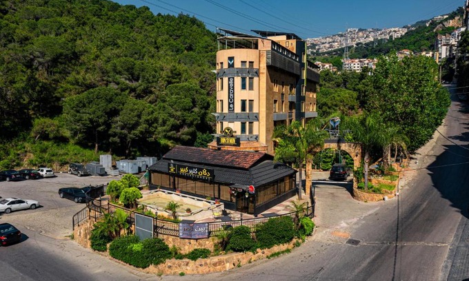 Msaytbeh Hotel | Le Caravelle Beirut