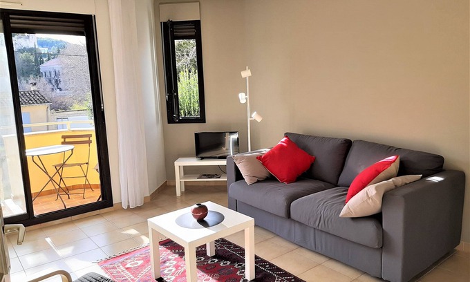 Vaison-la-Romaine Apartment | LE CEDRE * quiet apartment with loggia and garage close to downtown