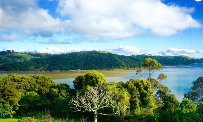 Ostend Apartment | Le Chalet Waiheke Apartments