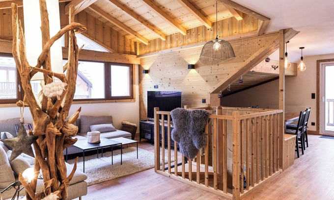 Montgenevre Apartment | Le Chenaillet, duplex at the foot of the slopes and spa