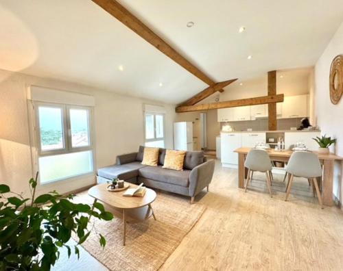 Chateauvert Apartment | Le Cocon Céleste - Appartement d'Exception - Vue sur les Alpes - Centre-Ville - Gare à 1 min