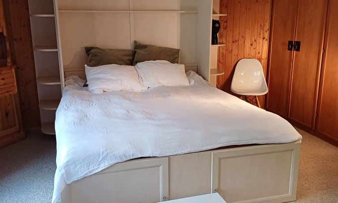 Champery Apartment | Le Cocon, Large studio 35m2, Champery 700m from the cable car 2 to 4 persons