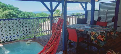 Bouillante House | Le Colibri, belle vue mer, accés direct à la plage, SPA privatif