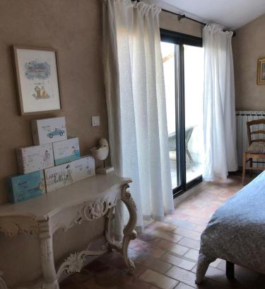 Sablet House | Le Colombier