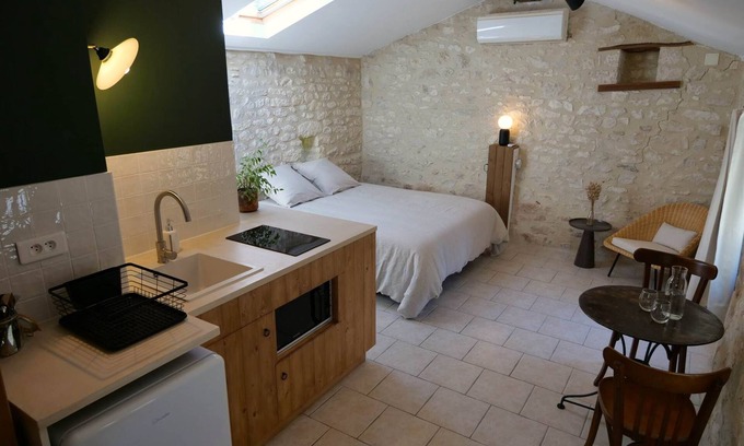 Montcuq-en-Quercy-Blanc Other | Le Coquet - studio for two people