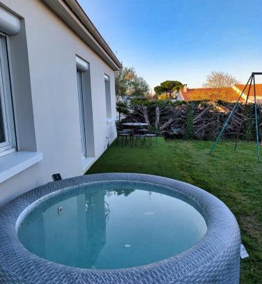 Dompierre-sur-Mer Villa | Le Coquelicot