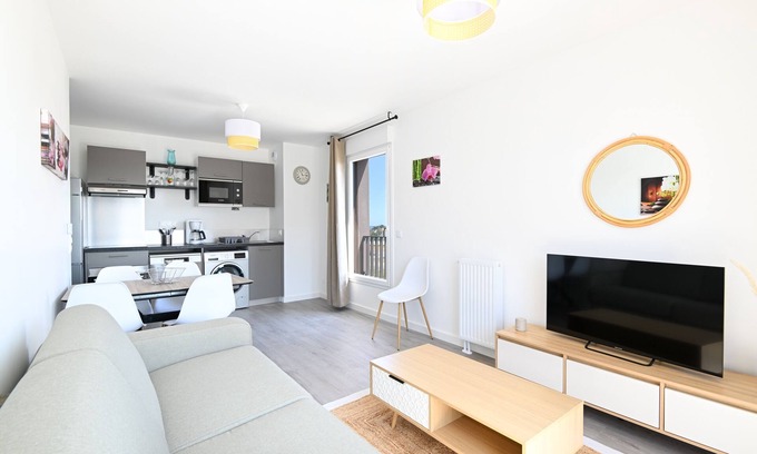 Courseulles-sur-Mer Apartment | Le Coquillage - Joli T3 avec grand balcon