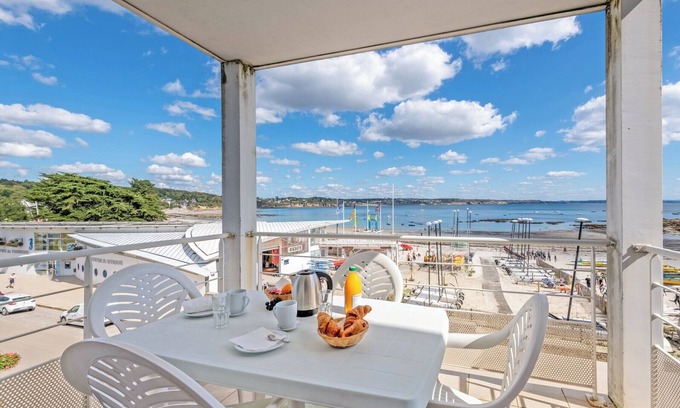 Plougonvelin Apartment | Le Domaine de Bertheaume 2p6p Coin Nuit