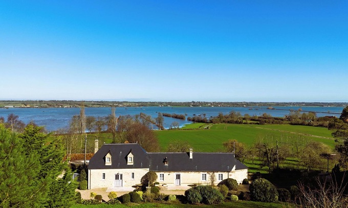 Monfreville Cottage | Le domaine des roseraies, gîte les roseraies