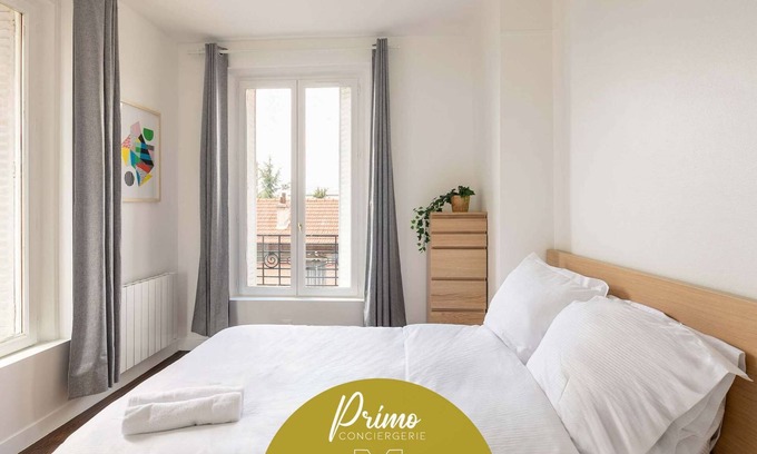 Asnieres-sur-Seine Apartment | Le Dupont - Parking, Metro 13, 15 min Saint Lazare