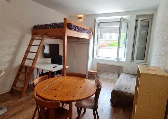 Besancon Apartment | Le Français, studio au calme proche de la gare