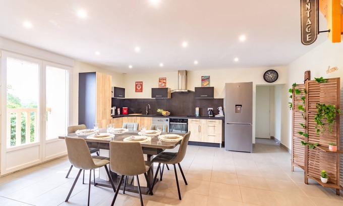 Montlaur House | Le Gîte de la Route 999 - Belle maison de campagne