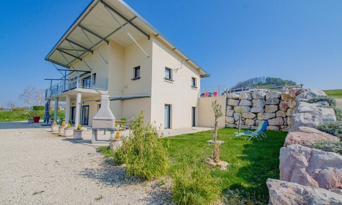 Meurville House | Le Grand Clos - Meurville