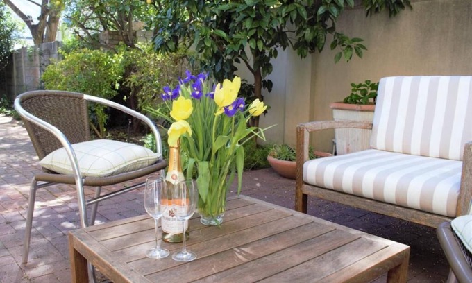 Franschhoek House | Le Habitat 6 - Chic Townhouse in heart of Winelands