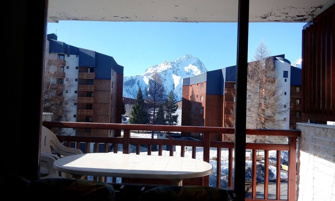 Les Deux Alpes Apartment | Le Meijotel, south-facing studio with garage, at the foot of the slopes, next to Le Jandry.