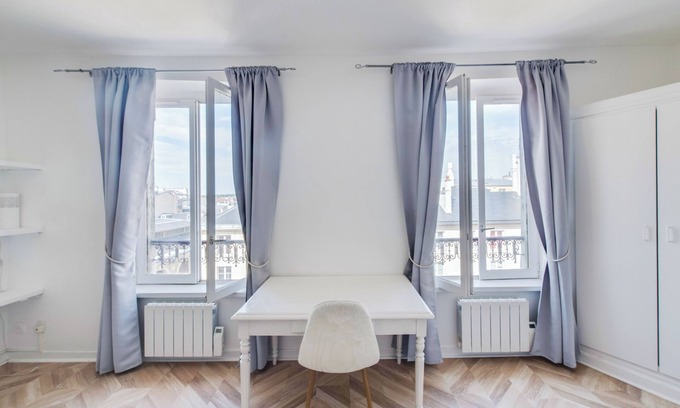 Notre-Dame Apartment | Le Milady - Versailles