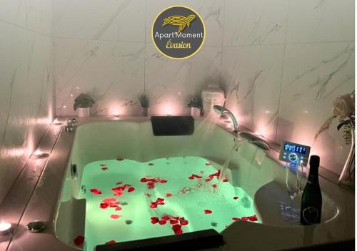 Saint-Omer Apartment | Le Moment Bien-Être - jacuzzi privatif, terrasse et parking gratuit au centre de Saint-Omer