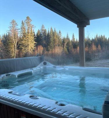 Notre-Dame-du-Rosaire Ski Chalet | Le Monk ,chalet, motoneige, quad ,nature, randonné pédestre