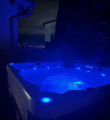 Ville-sur-Jarnioux Apartment | Le Nid d Aulesaje