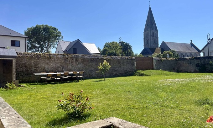 Beny-sur-Mer House | Le Nid Familial - Jardin, à 6km de la Plage