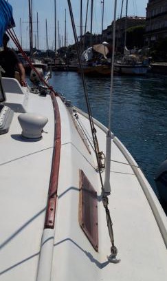 Sete Boat Rental | Le Nid sur l'Eau