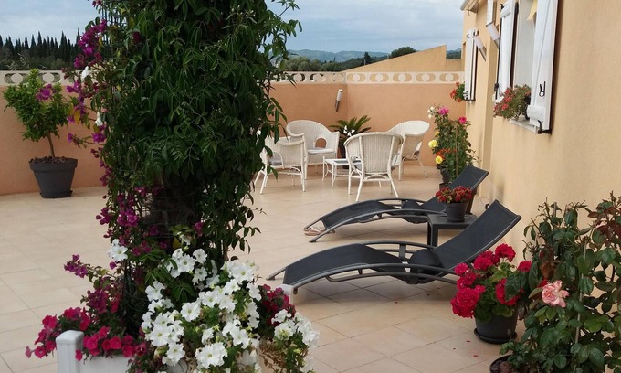 Les Bormettes Apartment | LE PARADIS, GARDEN LEVEL WITH LARGE 100 M TERRACE 700 M FROM THE BEACH