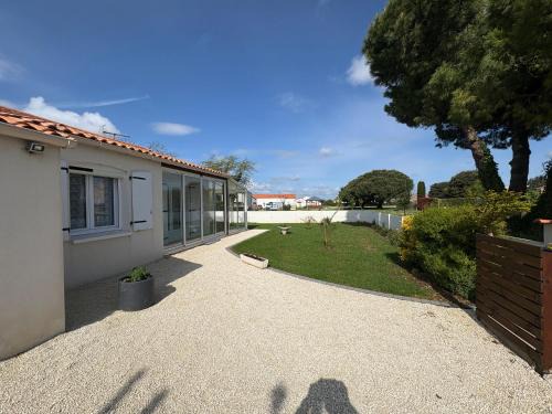 Longeville-sur-Mer Bed & Breakfast | Le pin parasol côte vendéenne