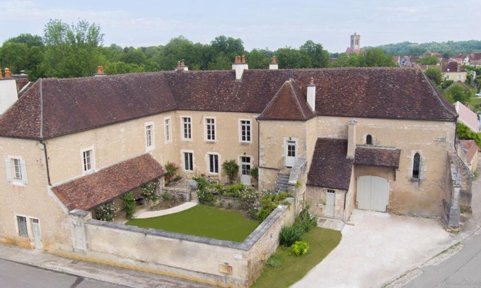 Noyers-sur-Serein House | LE PRIEURÉ