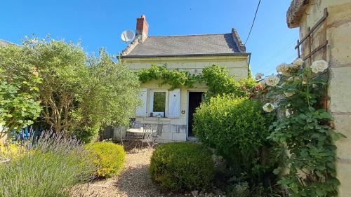 Beaumont-en-Veron Apartment | Le refuge des anges