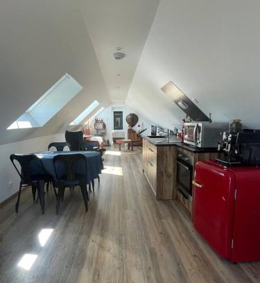 Bresilley Bed & Breakfast | Le repaire des trois singes