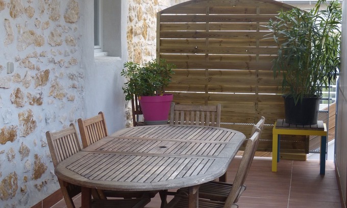 Vallon-Pont-d'Arc Cottage | Le torrent, gîte 100 m2, village center, in renovated house with 4 gîtes