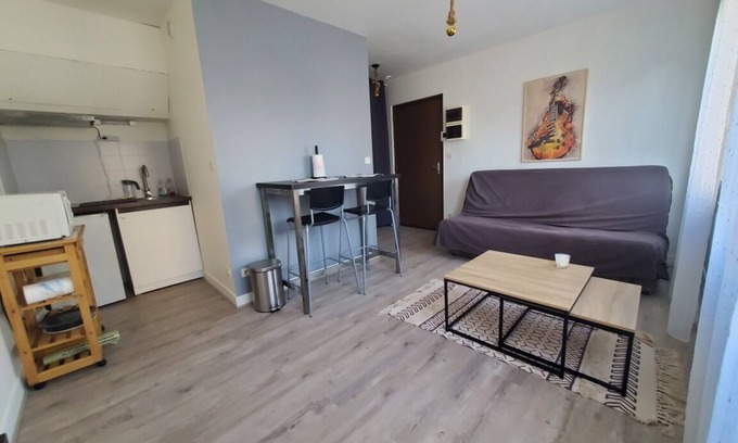 Chartres Apartment | le Victor Verdure