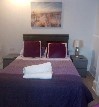 Bournemouth Bed & Breakfast | Lea Hurst B & B