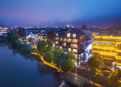 Wulingyuan House | LeadingMen Riverview Hotel