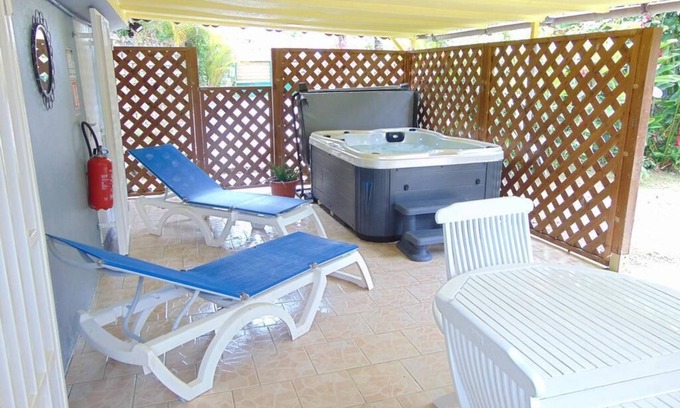 Lamentin House | Lecres St Ange Elie Gites with Spa