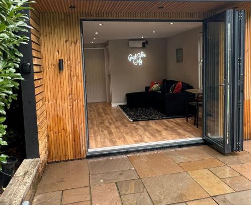 Horsforth Apartment | Leeds Airport & Trinity Uni Guest House