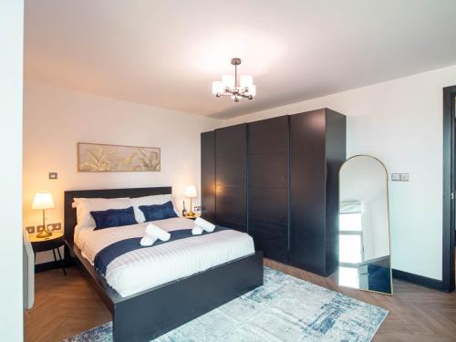 Leeds Apartment | Leeds Luxury 2-Bedroom Apartment Near Uni and LGI
