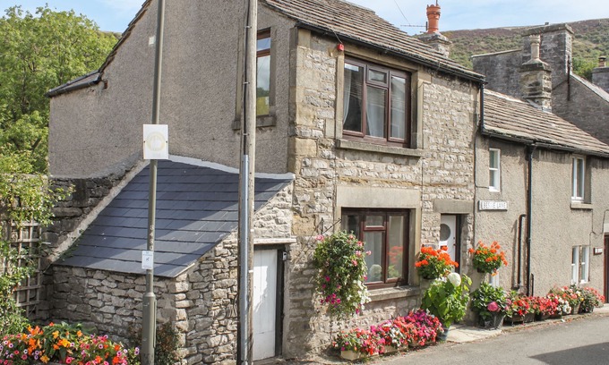 Bradwell Cottage | LEES COTTAGE, with open fire in Bradwell