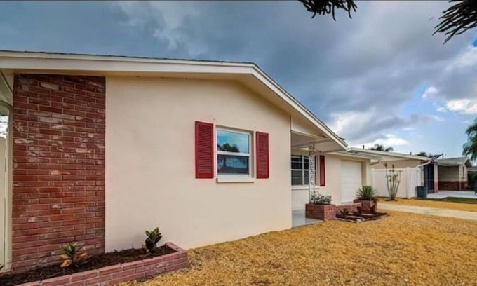 Forest Hills House | Legacy Aura Welcomes You Home