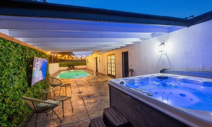 Vista House | LEGO Home + Pool/Jacuzzi + Putting Green