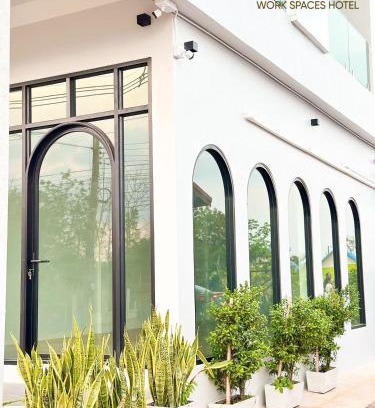 Sakon Nakhon Hotel | Leleaf Work Spaces Hotel - เลอลีฟ เวิร์คสเปซ โฮเทล